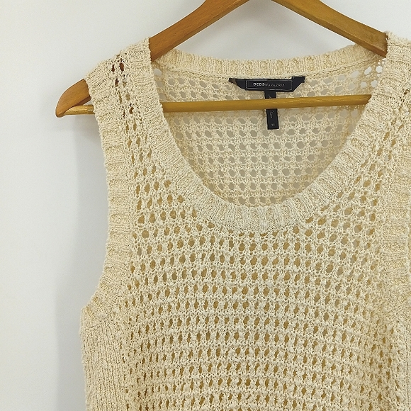 BCBGMAXAZRIA Cream Open Knit High Low Cotton Sweater Vest Size Medium - Picture 3 of 12